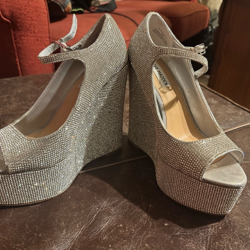 Steve Madden Silver Glitter Wedge Heels